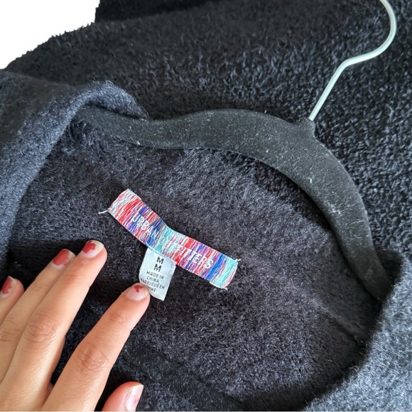 Urban Outfitters The Fuzzy Knit Cardigan Oversized Fit - Picture 7 of 7